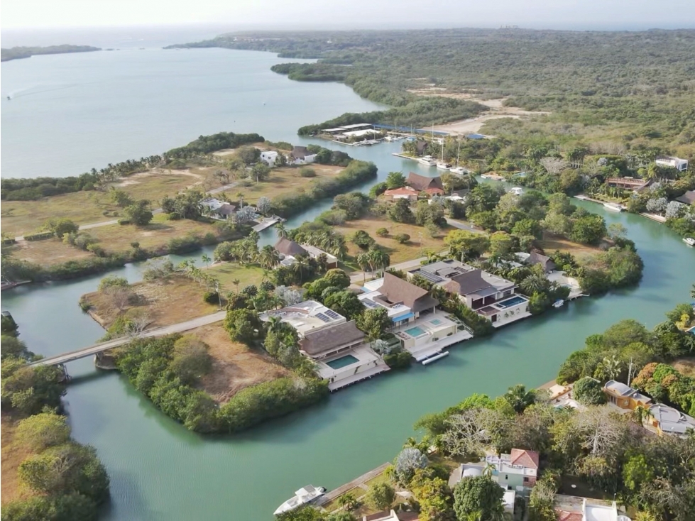 Vendemos LOTE sobre el CANAL NAVEGABLE de Marina de Baru Cartagena — foto 2