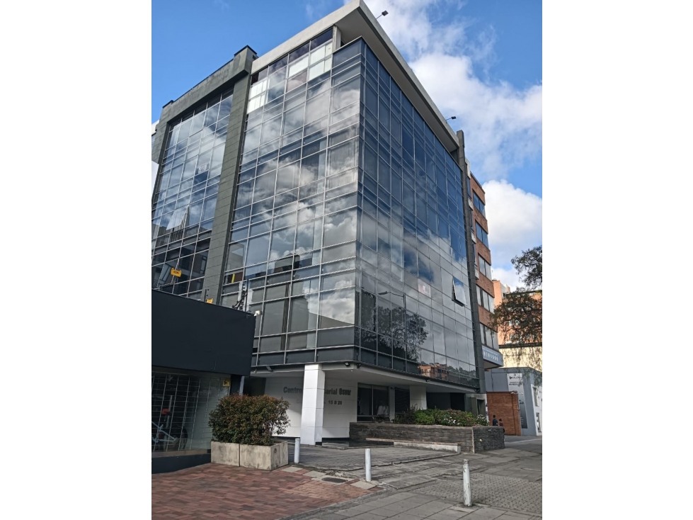 SE VENDE OFICINA AMOBLADA EN SANTA BARBARA