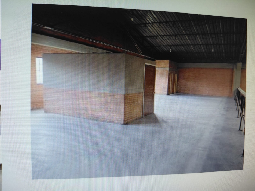 ARRIENDO BODEGA EN ZONA INDUSTRIAL MONTEVIDEO — foto 3
