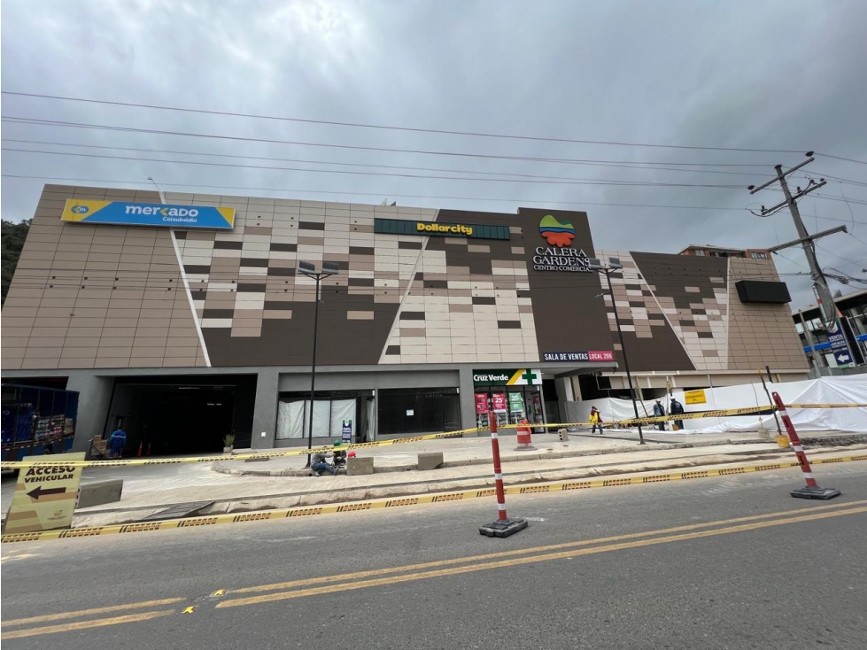 Se vende Local centro comercial La Calera Gardens - 1