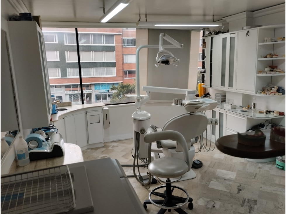 VENDO CONSULTORIO CALLE 96- 10 CON SIN EQUIPO (EMN) — foto 3