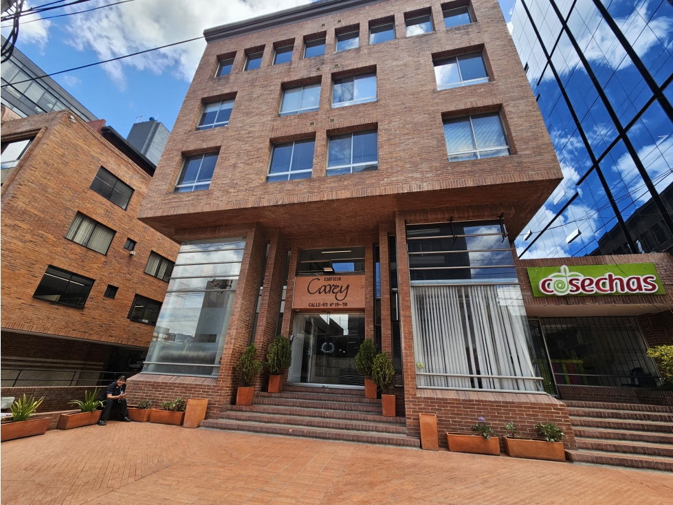 Oficina Dúplex en Venta o Arriendo Chicó | 153 m² | 3 Parqueaderos
