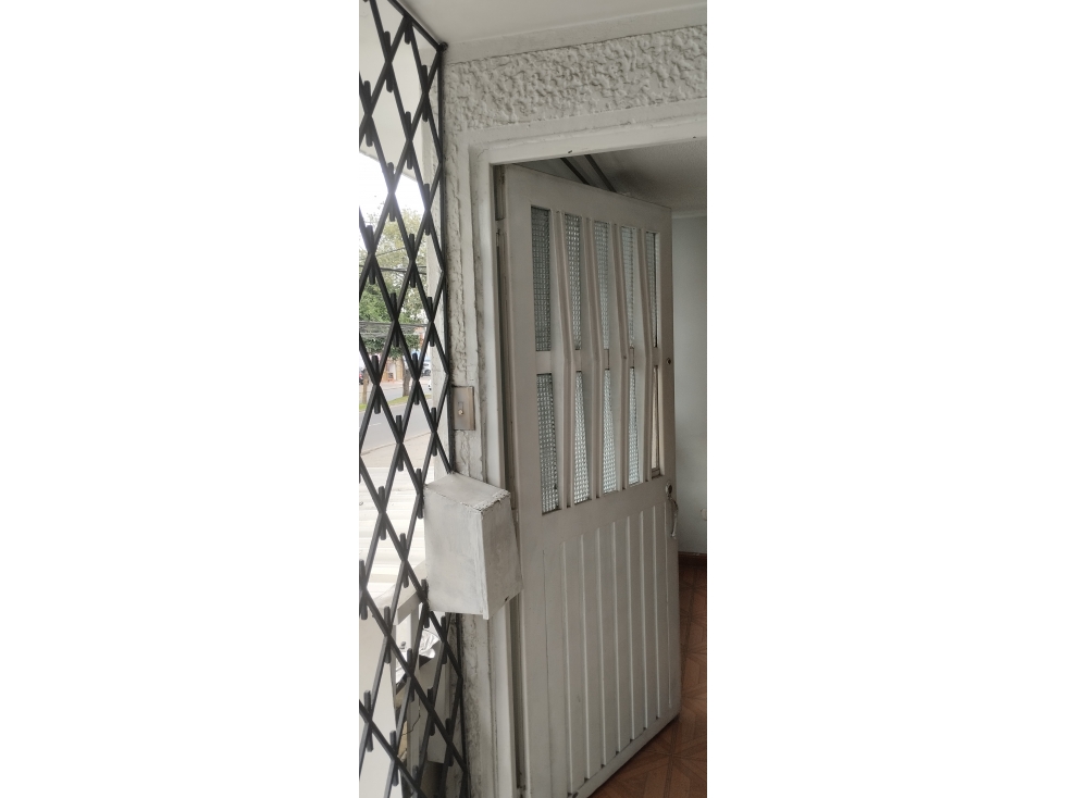 VENDO CASA BIFAMILIAR COMERCIAL EN MODELIA (EMN) — foto 3