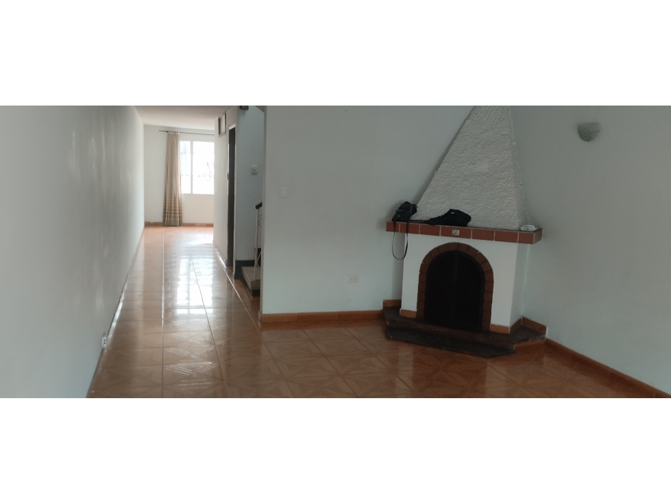 VENDO CASA BIFAMILIAR COMERCIAL EN MODELIA (EMN) — foto 2