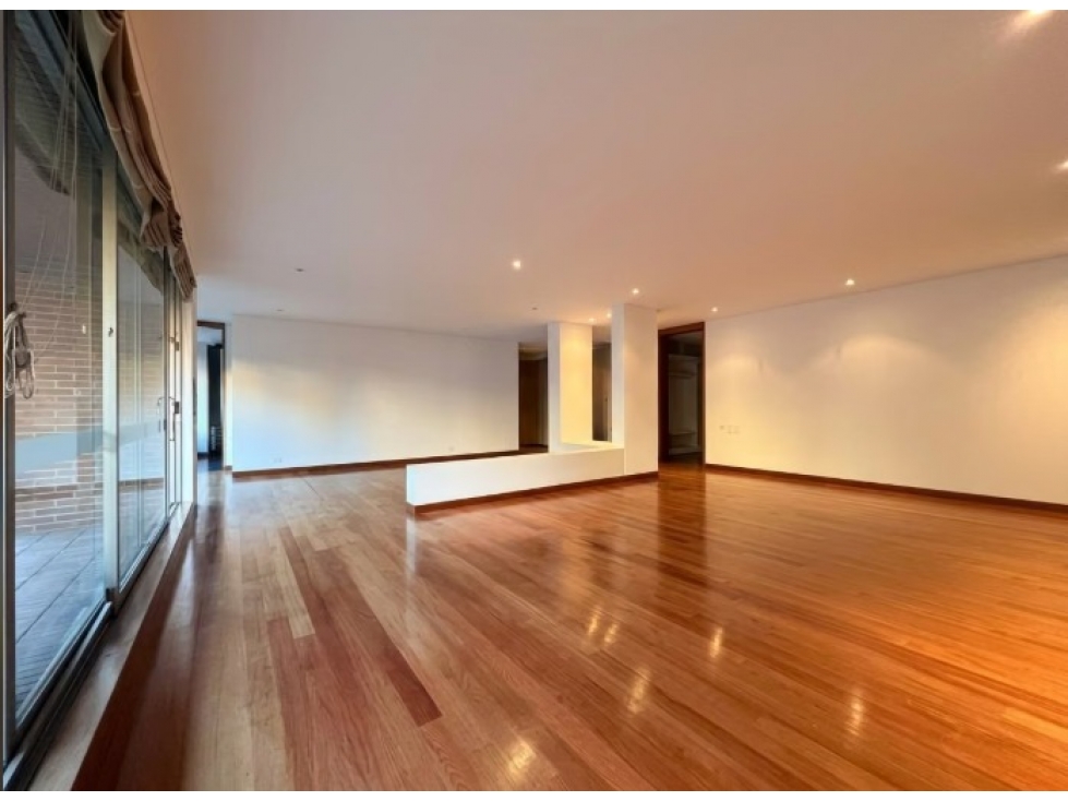 APARTAMENTO DE LUJO EN ARRIENDO CHICÓ | 348 M² | VISTA AL PARQUE