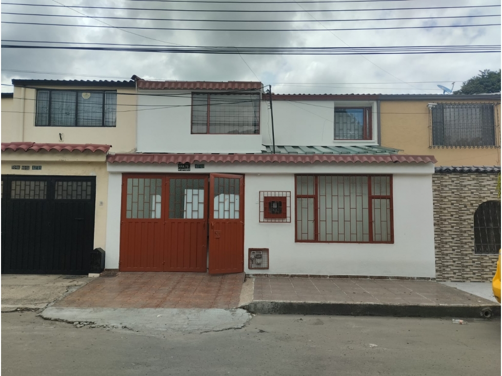 VENDO CASA VILLA LUZ (CERCA AL PARQUE)