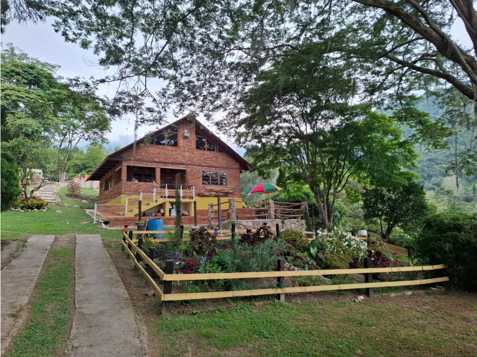 VENTA FINCA SUPER LINDA EN ANOLIMA - 2