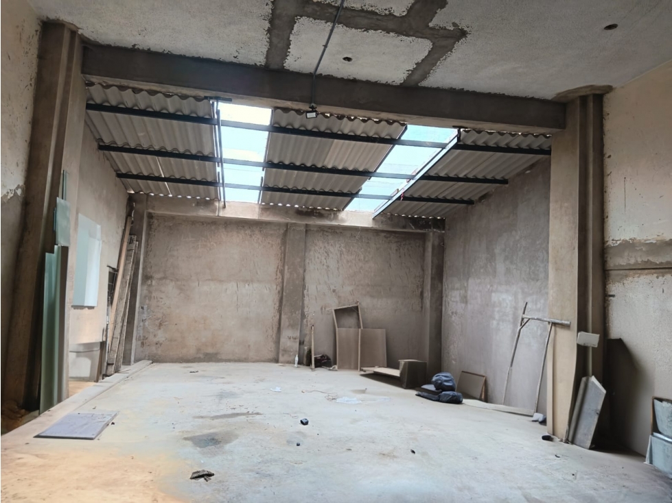Local Comercial o Bodega en Venta Granada Norte | 140 m² — foto 2