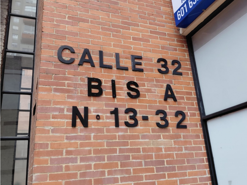 ARRIENDO OFICINA EN CONJUNTO BAVIERA