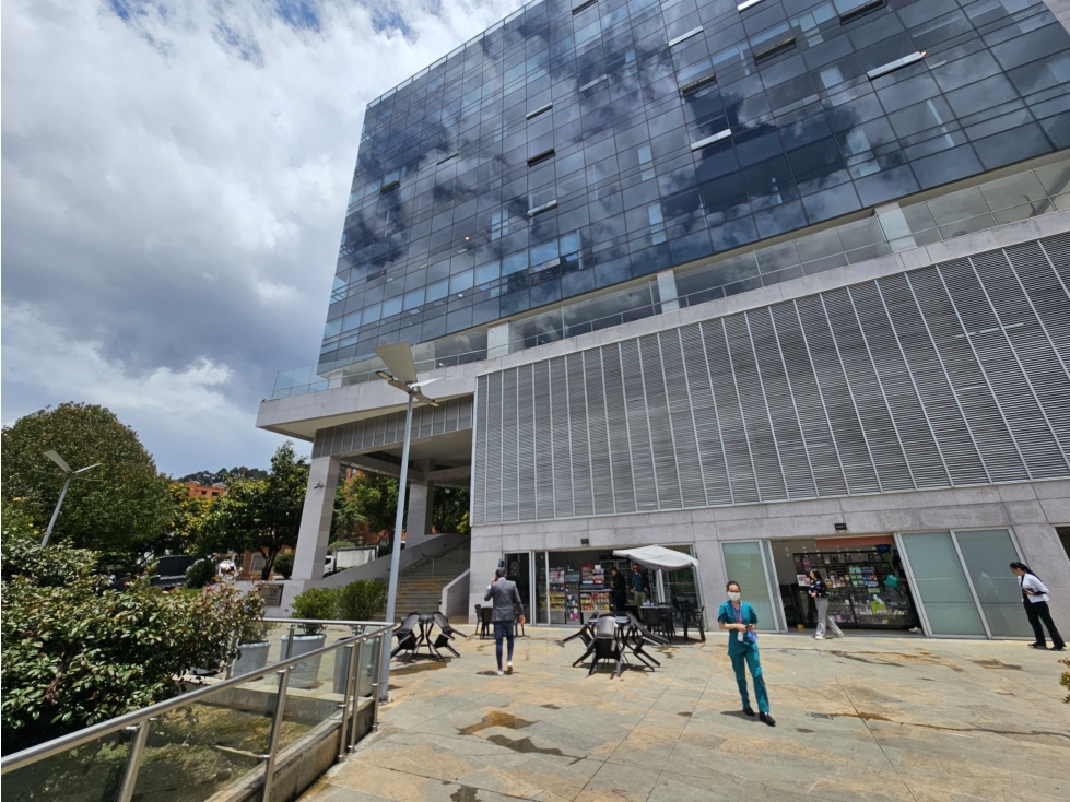 Se vende oficina en Centro Empresarial 128