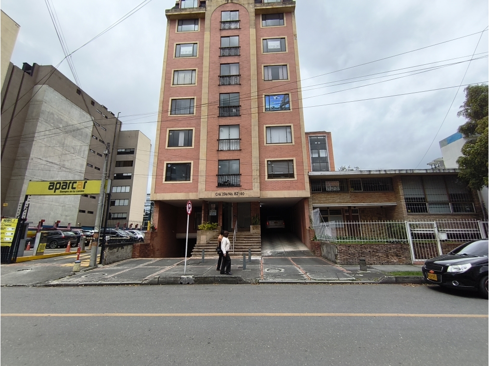 OFICINA EN VENTA ANTIGUO COUNTRY CHAPINERO BOGOTA