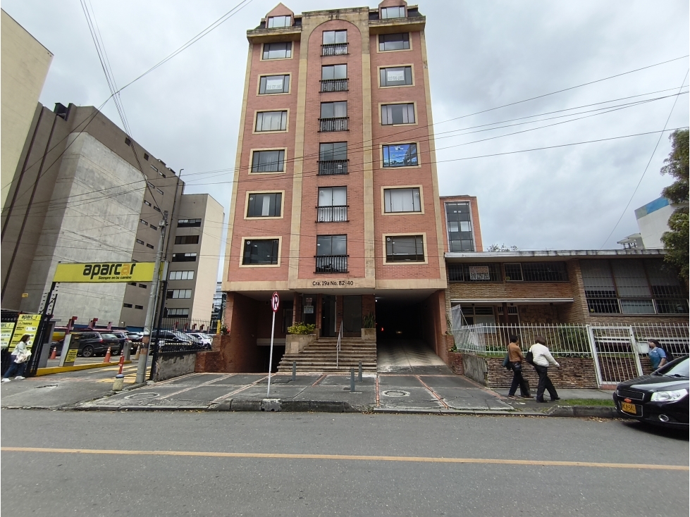 Arriendo oficina antiguo country Bogota — foto 2