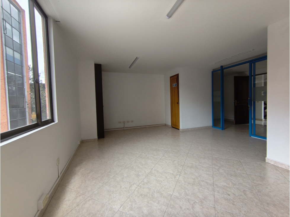 OFICINA EN VENTA ANTIGUO COUNTRY CHAPINERO BOGOTA — foto 4