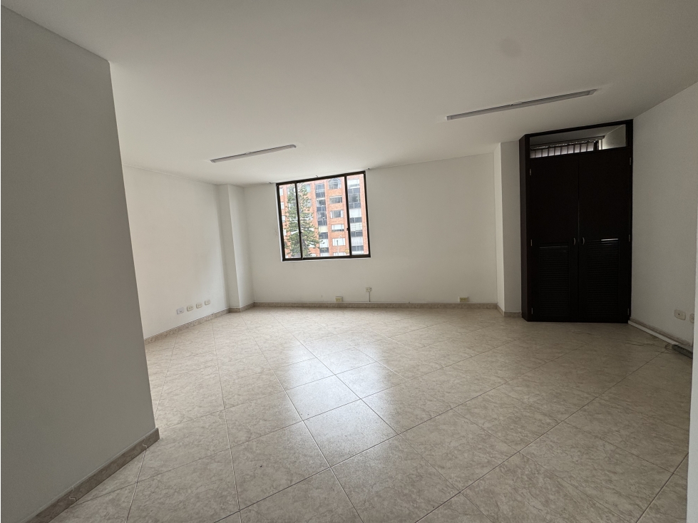 Arriendo oficina antiguo country Bogota — foto 4