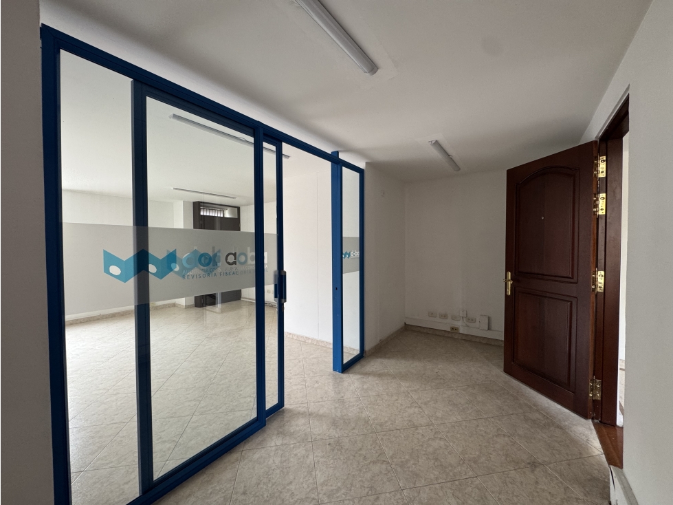 Arriendo oficina antiguo country Bogota — foto 5