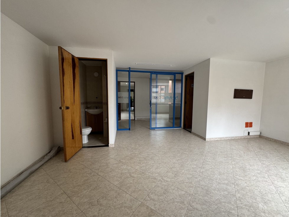 Arriendo oficina antiguo country Bogota — foto 6