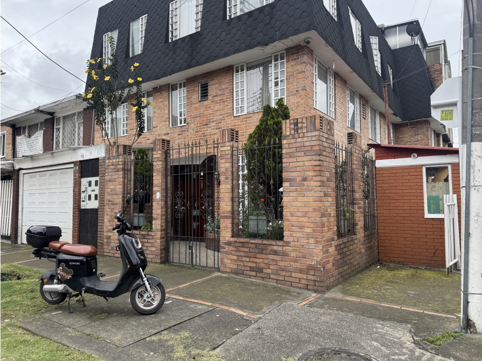 CASA ESQUINERA EN VENTA EN LA ESMERALDA TEUSAQUILLO BOGOTA — foto 2