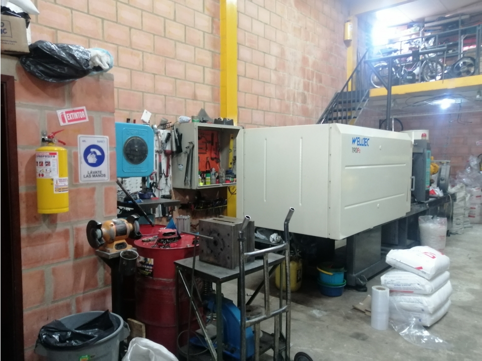 SE VENDE EDIFICIO — foto 6