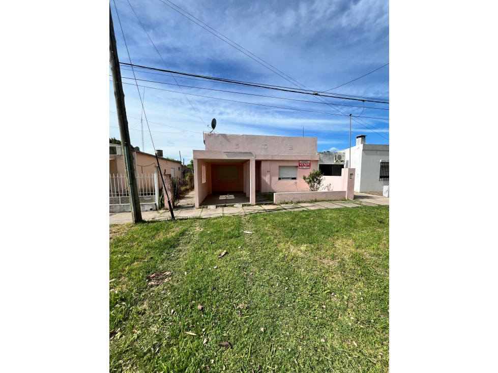 Se vende Casa en Maria Grande sobre Av. Argentina - 1