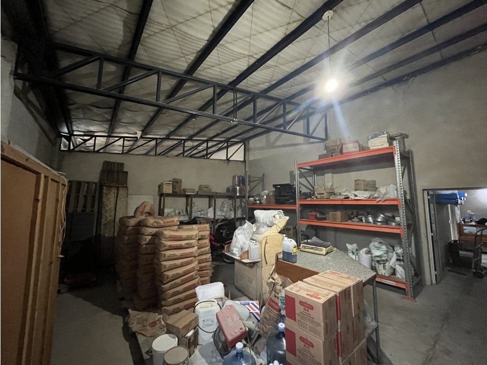 Se vende importante local industrial en María Grande - 4