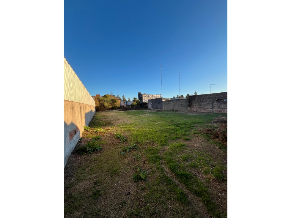 Se vende terreno calle Belgrano - 5