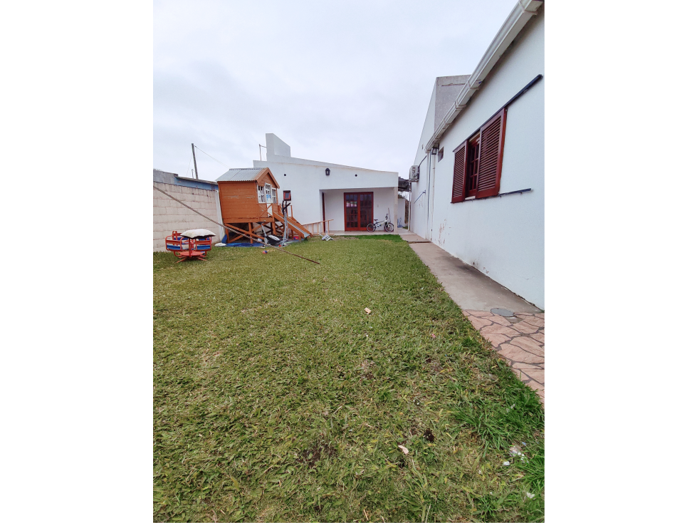 SE VENDE HERMOSA CASA EN ESQUINA - 2