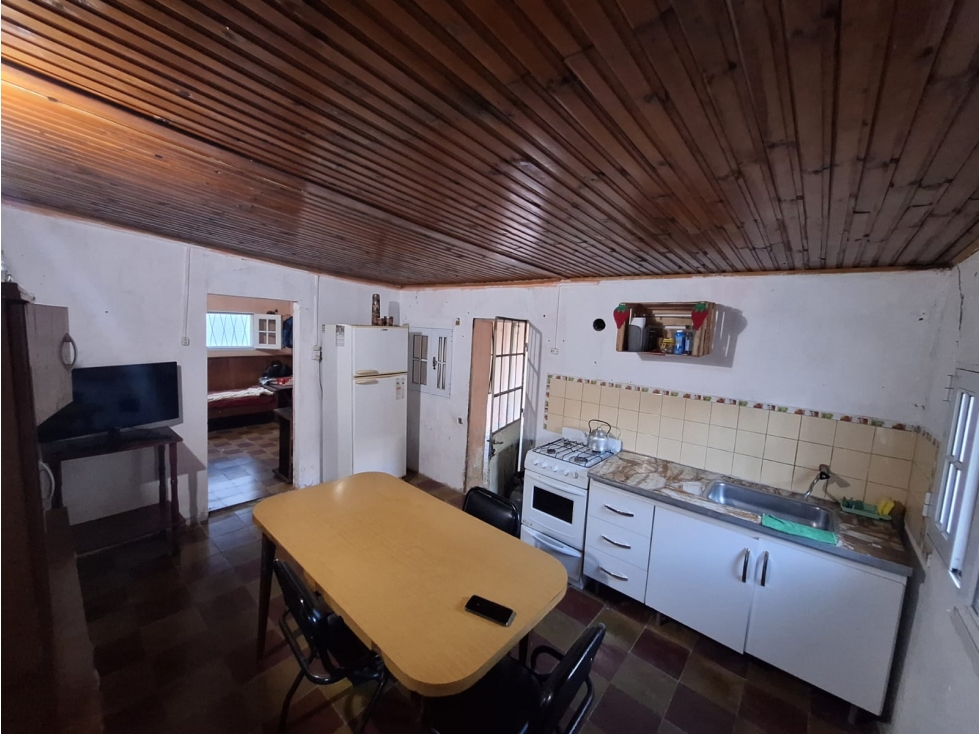 Se vende casa en Viale en calle Belgrano - 3