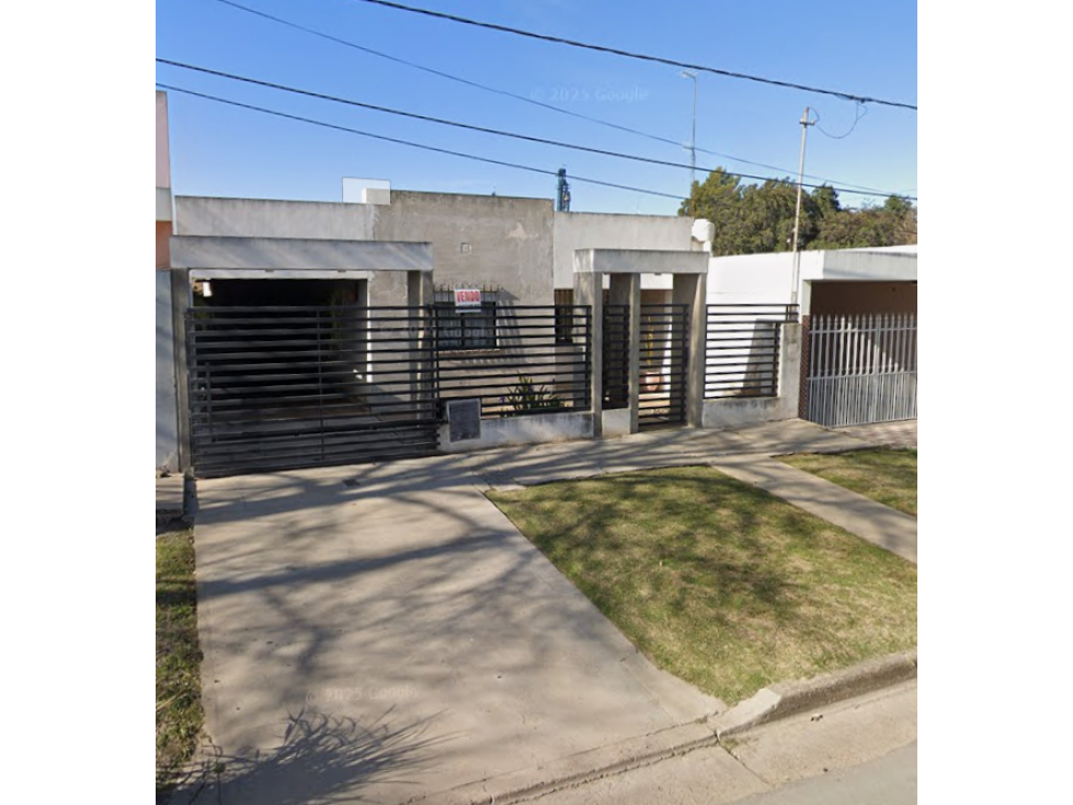 Se Vende Casa en Viale en calle 9 de Julio - 2