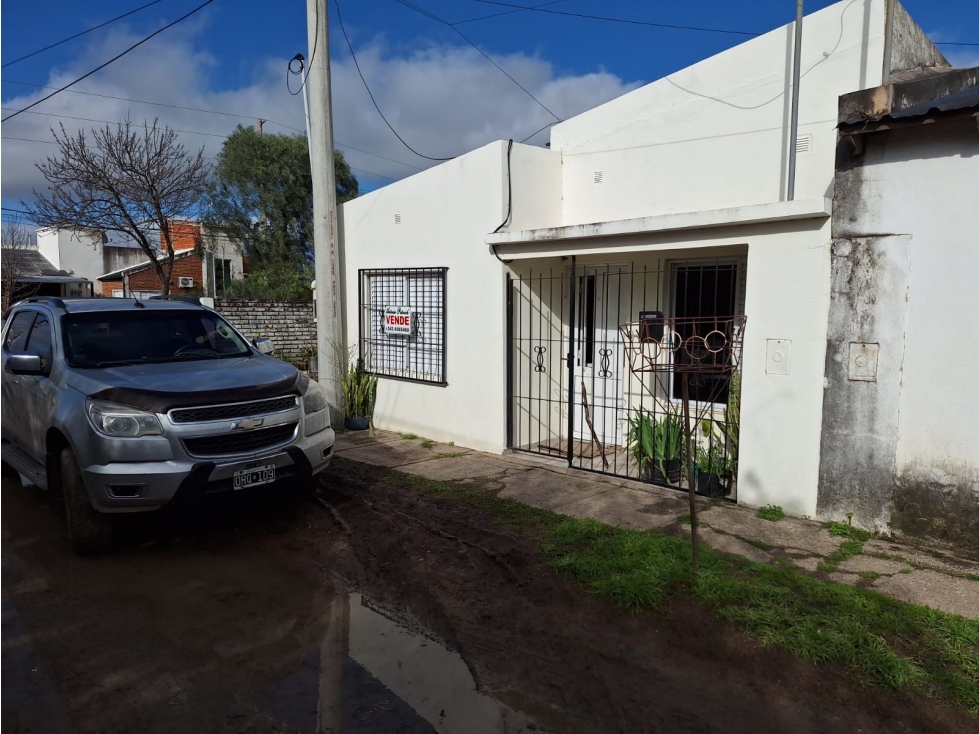 CASA EN VENTA EN MARÍA GRANDE EN CALLE SOLARI Y LAS CALANDRIAS - 2
