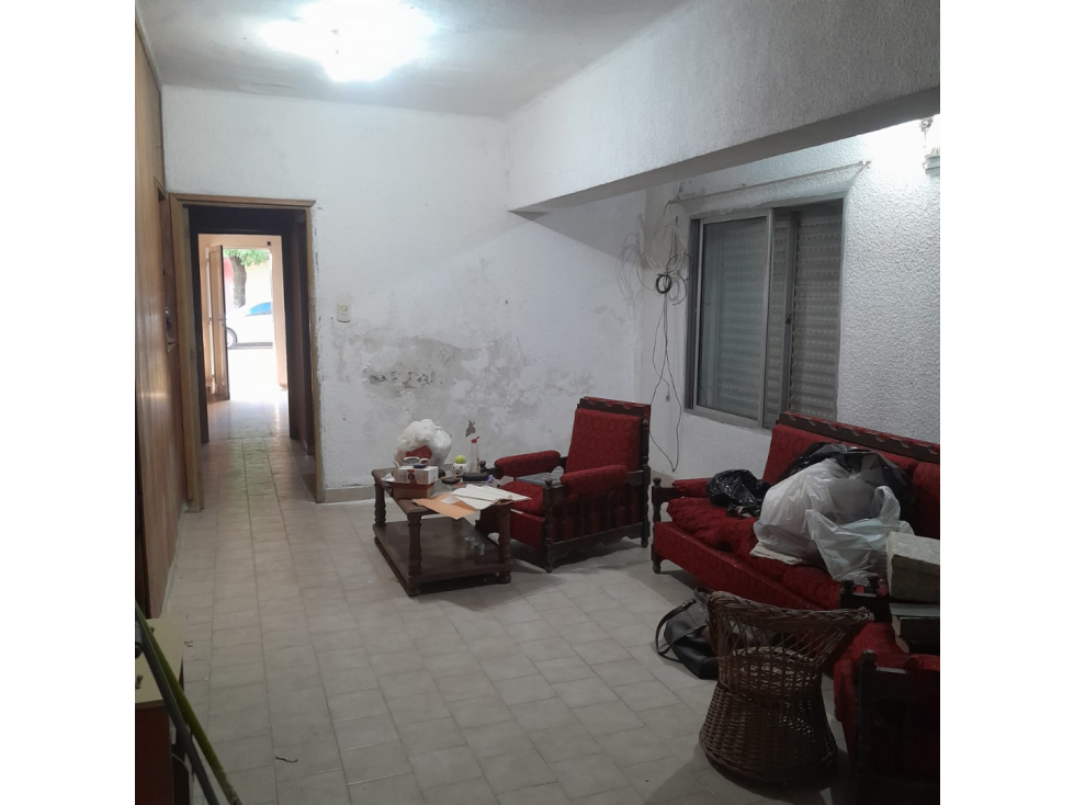 Se vende casa en Viale a Remodelar, sobre calle 9 de julio - 5