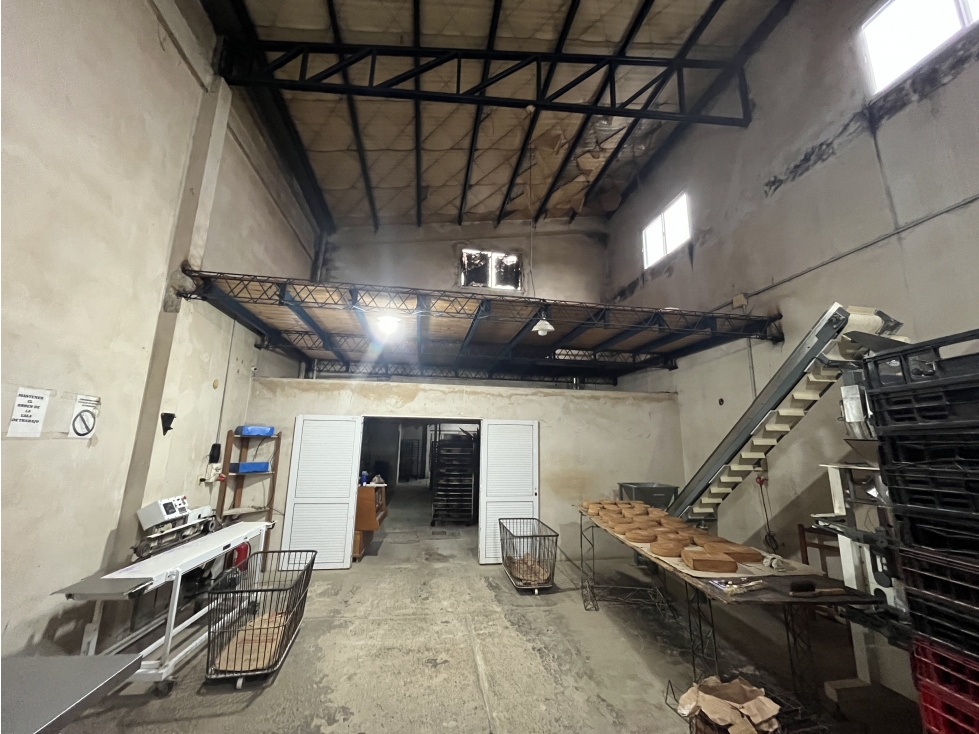 Se vende importante local industrial en María Grande - 5