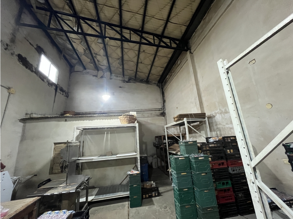 Se vende importante local industrial en María Grande - 6