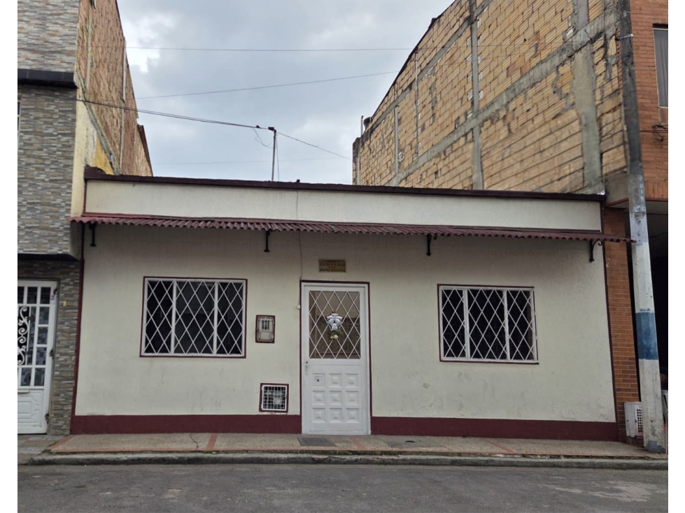 ACSI 1325. Casa-Lote en venta, barrio la Laguna, Fontibón El Guadual