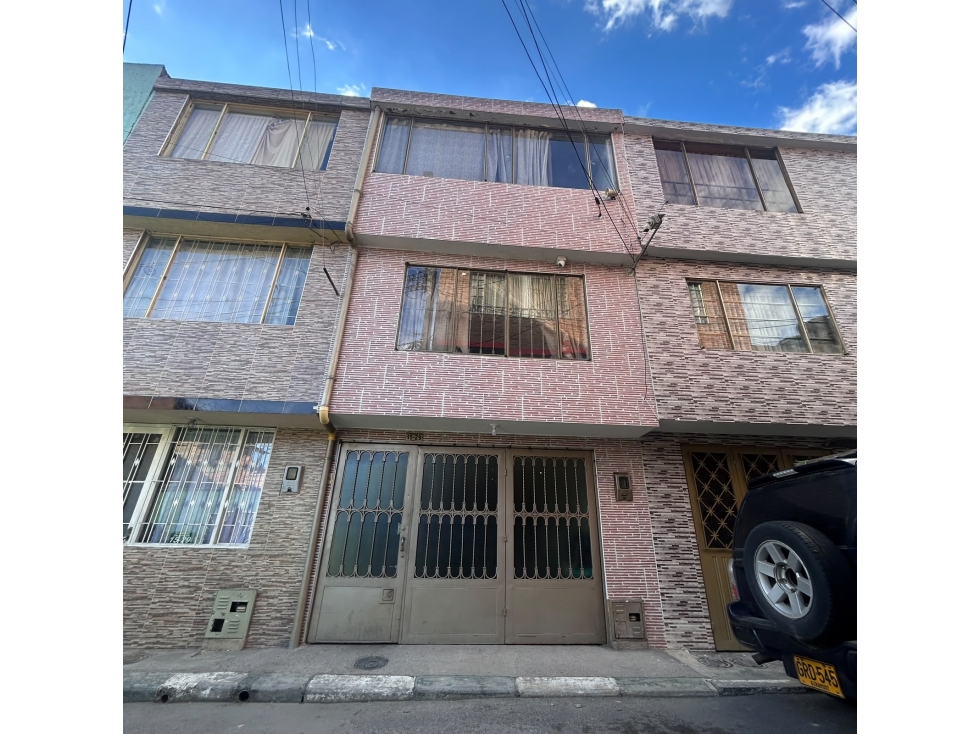 ACSI 1589. Casa de Barrio en Venta, Serrezuelita, Mosquera