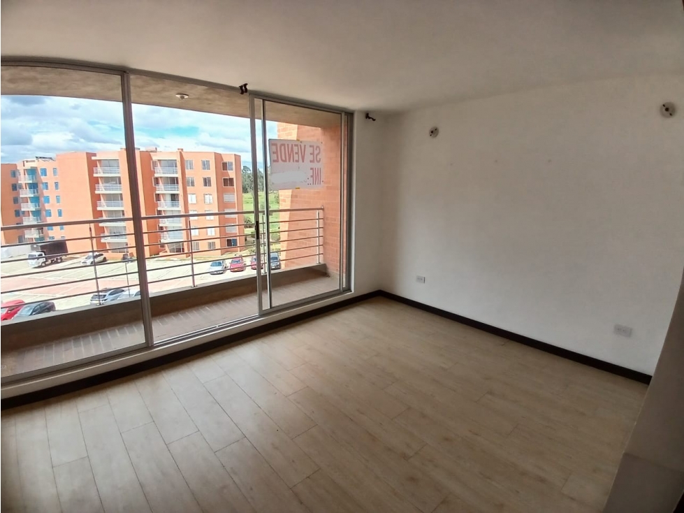 ACSI 1571. Se vende apartamento, Conjunto Alhambra, Madrid — foto 2