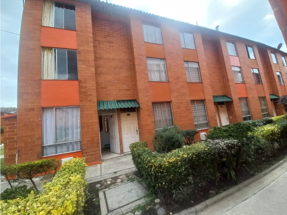 ACSI 720. Casa en venta en Mosquera, Trebol Mz 7