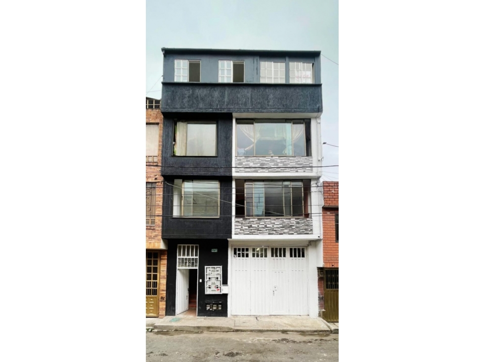 ACSI 1236. Casa-Lote en venta barrio Santa Catalina, Bogotá