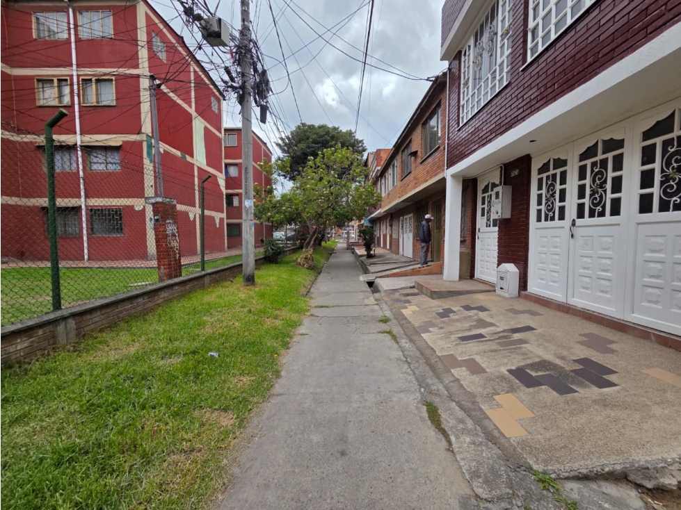 ACSI 854 Casa en venta, Barrio Ciudad Roma, Bogotá — foto 3