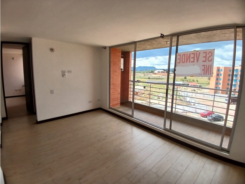 ACSI 1571. Se vende apartamento, Conjunto Alhambra, Madrid — foto 3