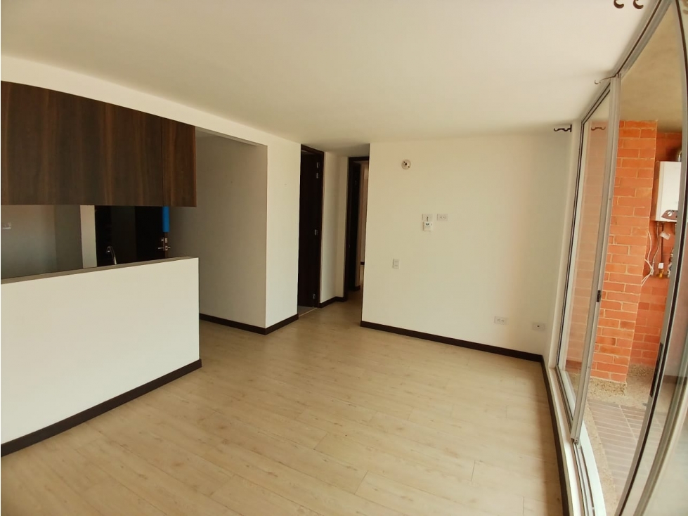 ACSI 1571. Se vende apartamento, Conjunto Alhambra, Madrid — foto 5