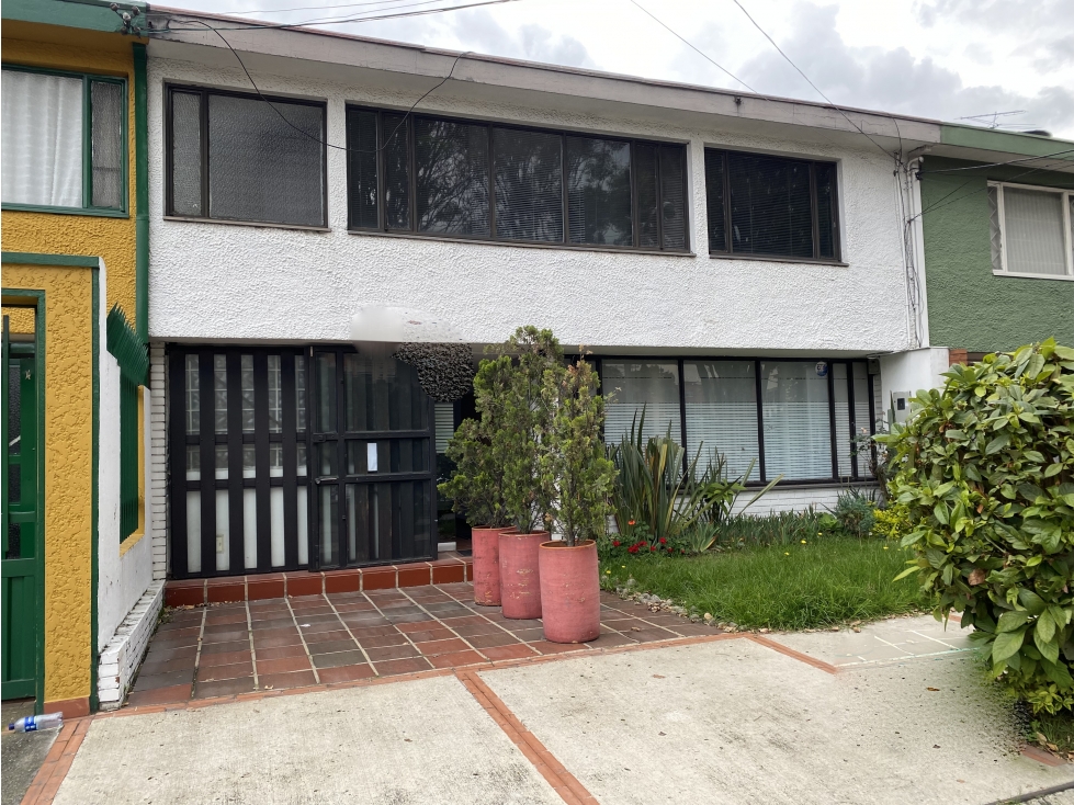 CASA COMERCIAL VENTA EN EL POLO