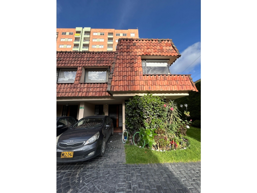 VENDO LINDA CASA ESQUINERA CEDRITOS