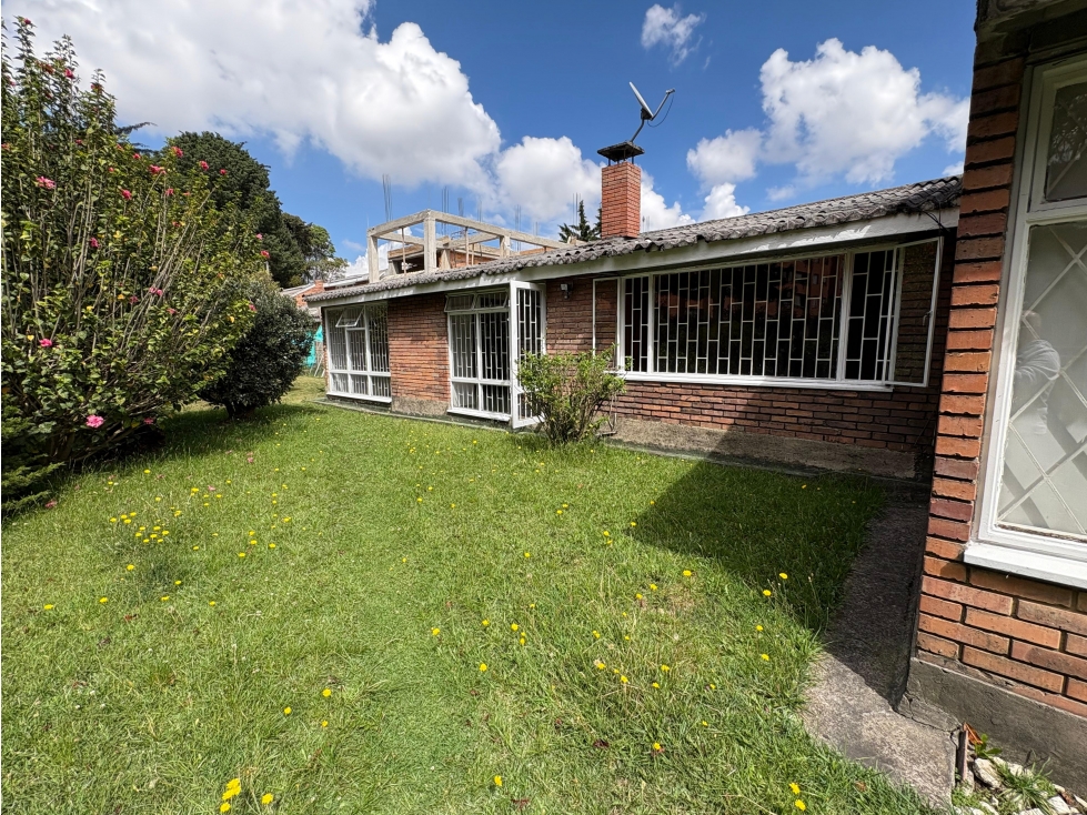 VENDO CASA NIZA CORDOBA REMODELADA