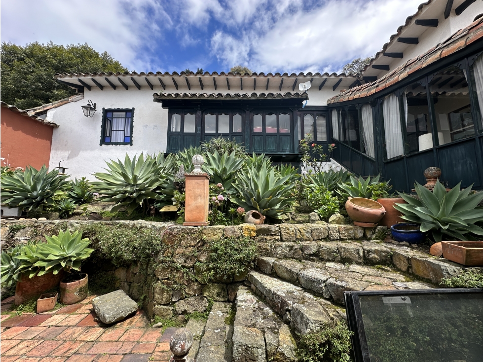 VENTA CASA DE 520MTS, EN LOTE DE 7.805MTS2, CHÍA, VIA LA VALVANERA