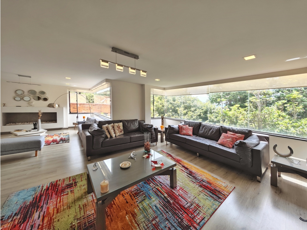 APARTAMENTO REMODELADO EN CERROS DE SUBA, 303 MTS, 3 HABS, 3 PARQ