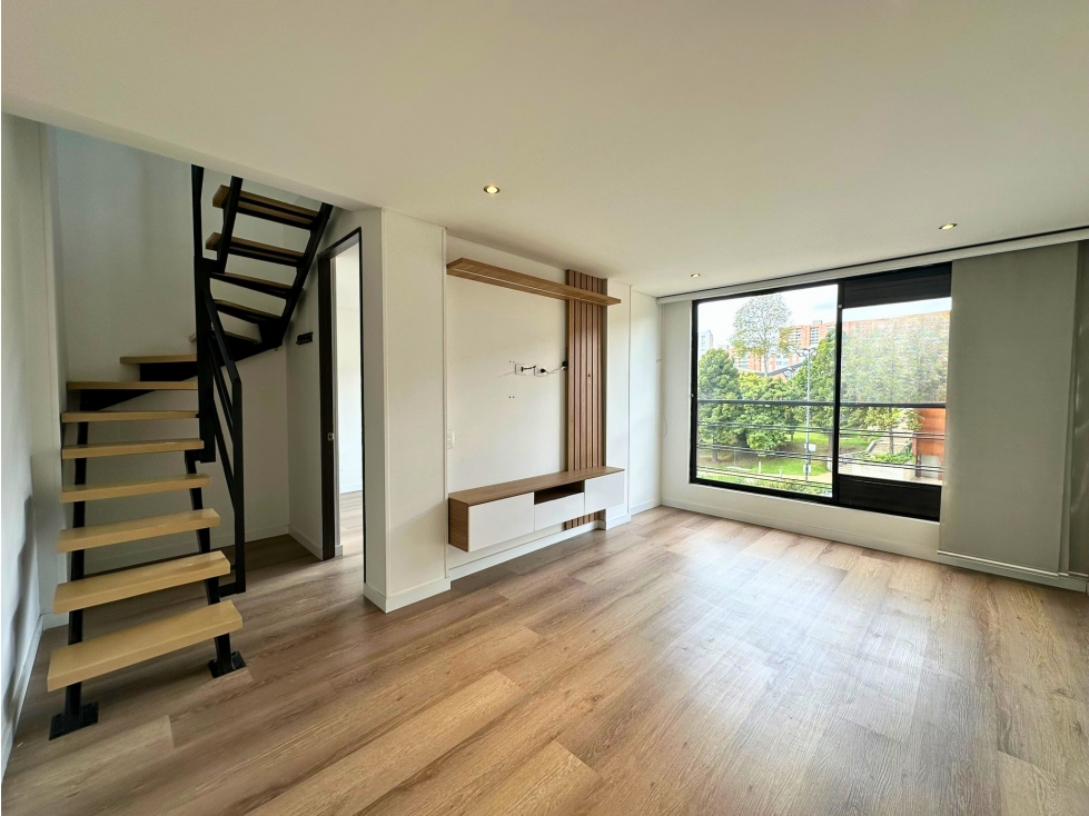 ARRIENDO APTO GRATAMIRA, 70 MTS, 2 HAB, 3 BAÑOS, 1 PARQ Y DEPÓSITO