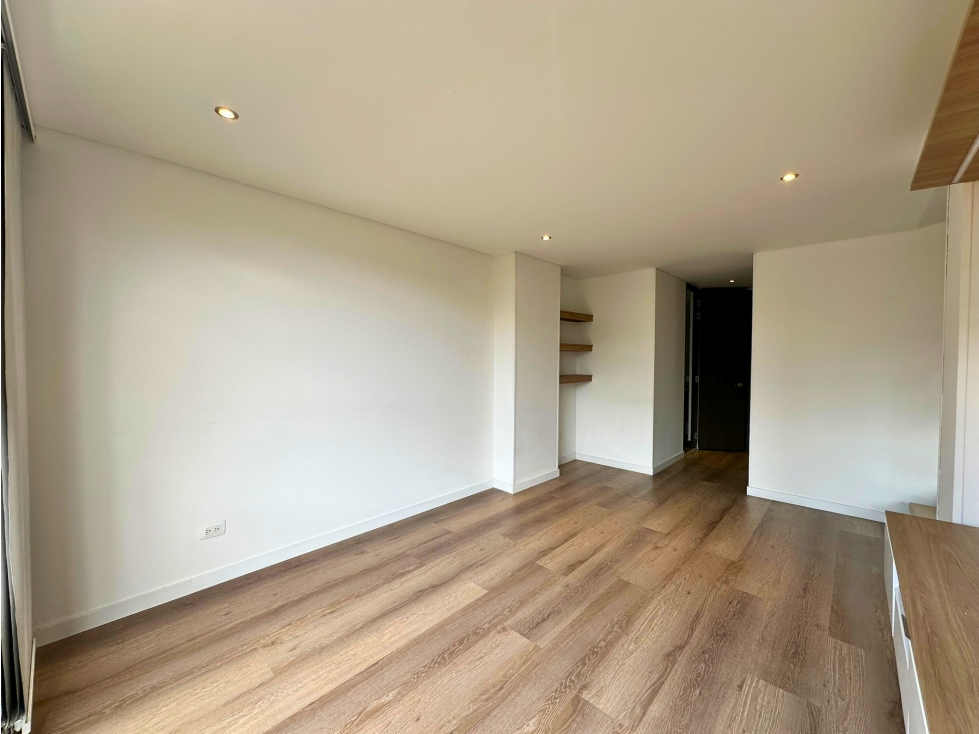 ARRIENDO APTO GRATAMIRA, 70 MTS, 2 HAB, 3 BAÑOS, 1 PARQ Y DEPÓSITO — foto 3