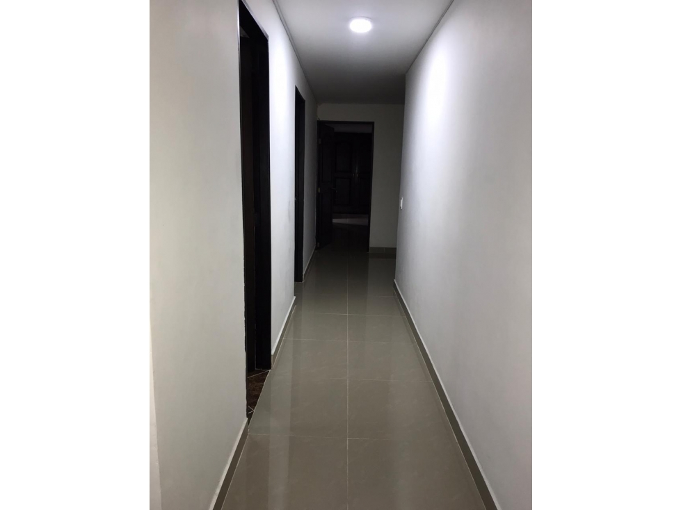 Apartamento Remodelado a la Venta en Edificio - Laureles