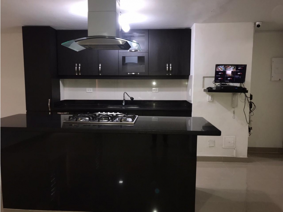 Apartamento Remodelado a la Venta en Edificio - Laureles — foto 2