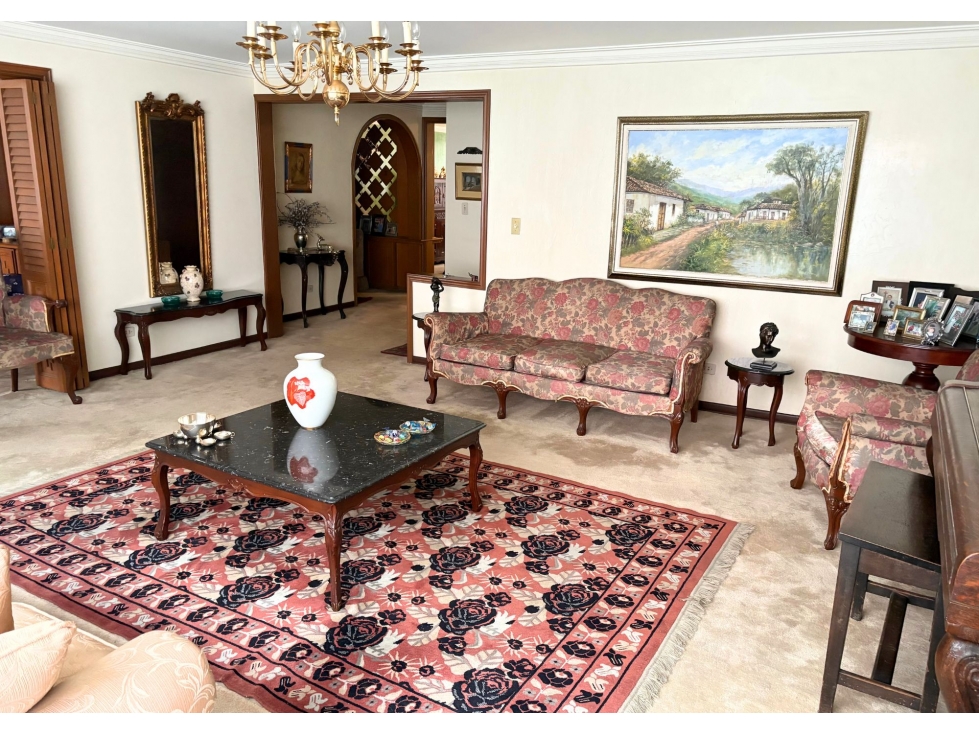 VENDO AMPLIO APARTAMENTO CON 3 SALAS EN CHICO — foto 4